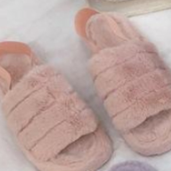 Anawat Boutique Shoes - The Fluffy Slide